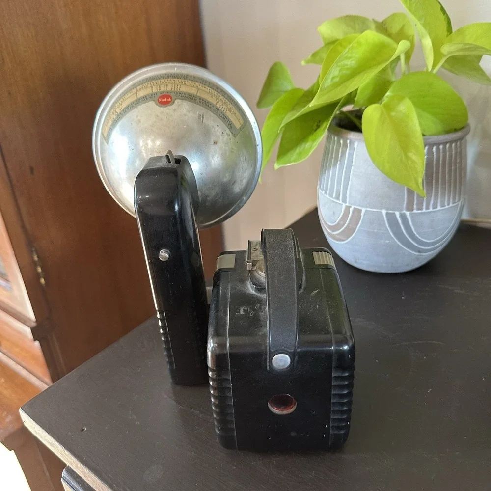 Vtg Kodak Brownie Hawkeye 620 Roll Film Camera Flash Model 1950's Untested